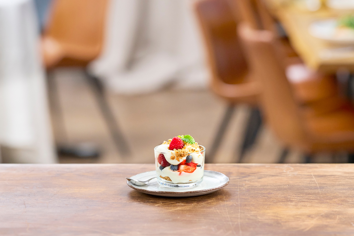 recipe image Open Cheezecake with Summer Berries and Oat Crunch