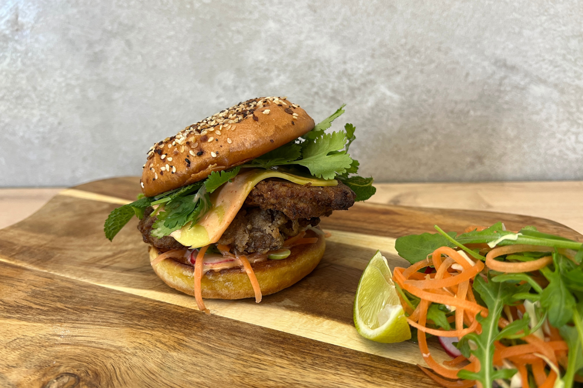 recipe image Báhn mi Oyster Mushroom Burger