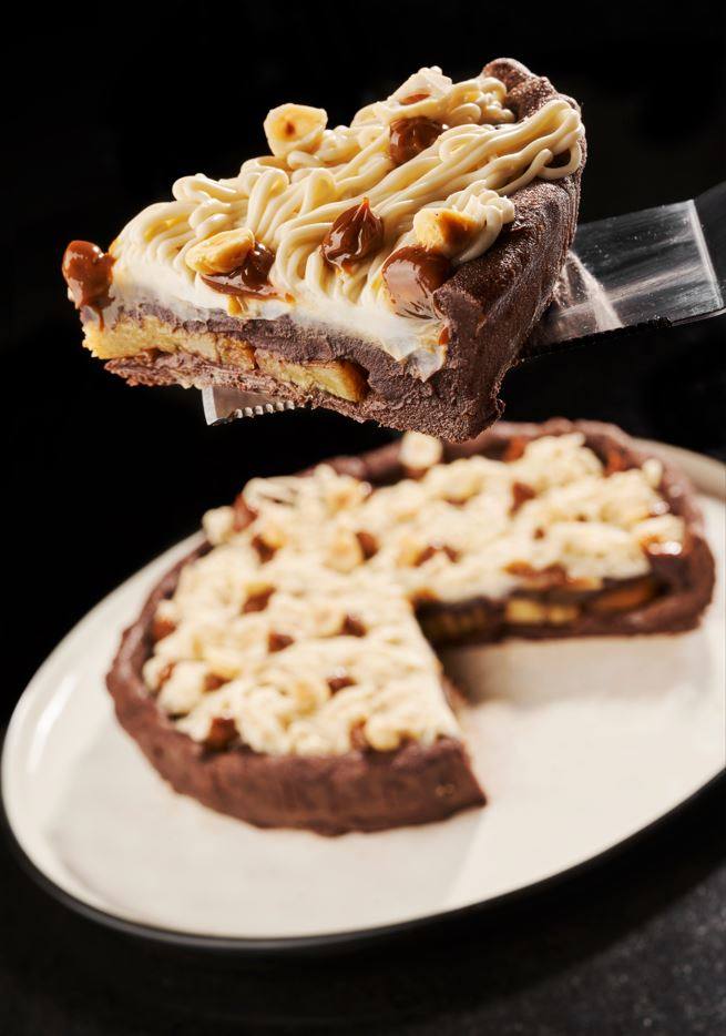 recipe image Tarta de plátano caramelizado, cacao y avellana