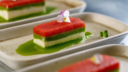 recipe image Lingote de queso y tomate con coulis de guisantes frescos