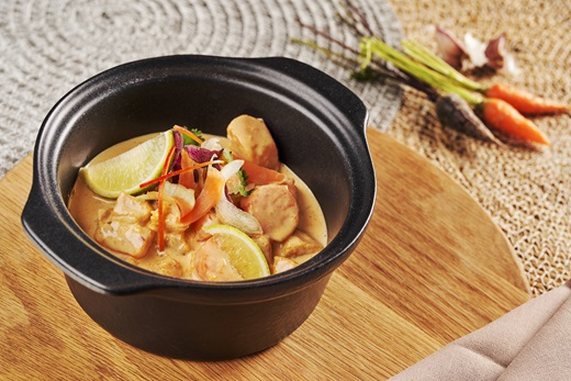 recipe image Curry rojo vegano de zanahoria, calabaza y mango