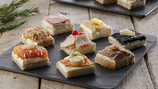 recipe image Surtido de canapés elaborados con Rama Queso Crema
