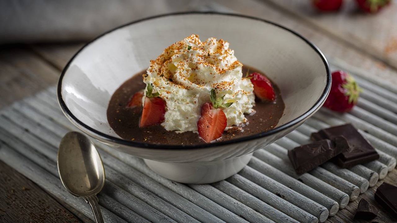 recipe image Fresas picantes con Krona y chocolate