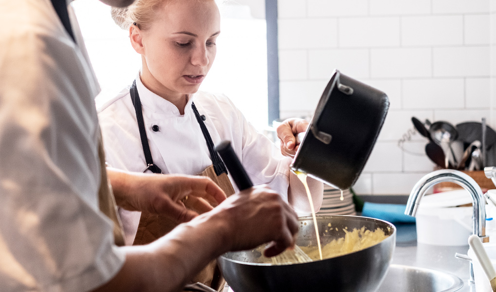 Alternativa sin alérgenos a la nata Flora Plant. Cremosa, deliciosa y muy estable. No se corta al agregar ácidos ni alcohol. 