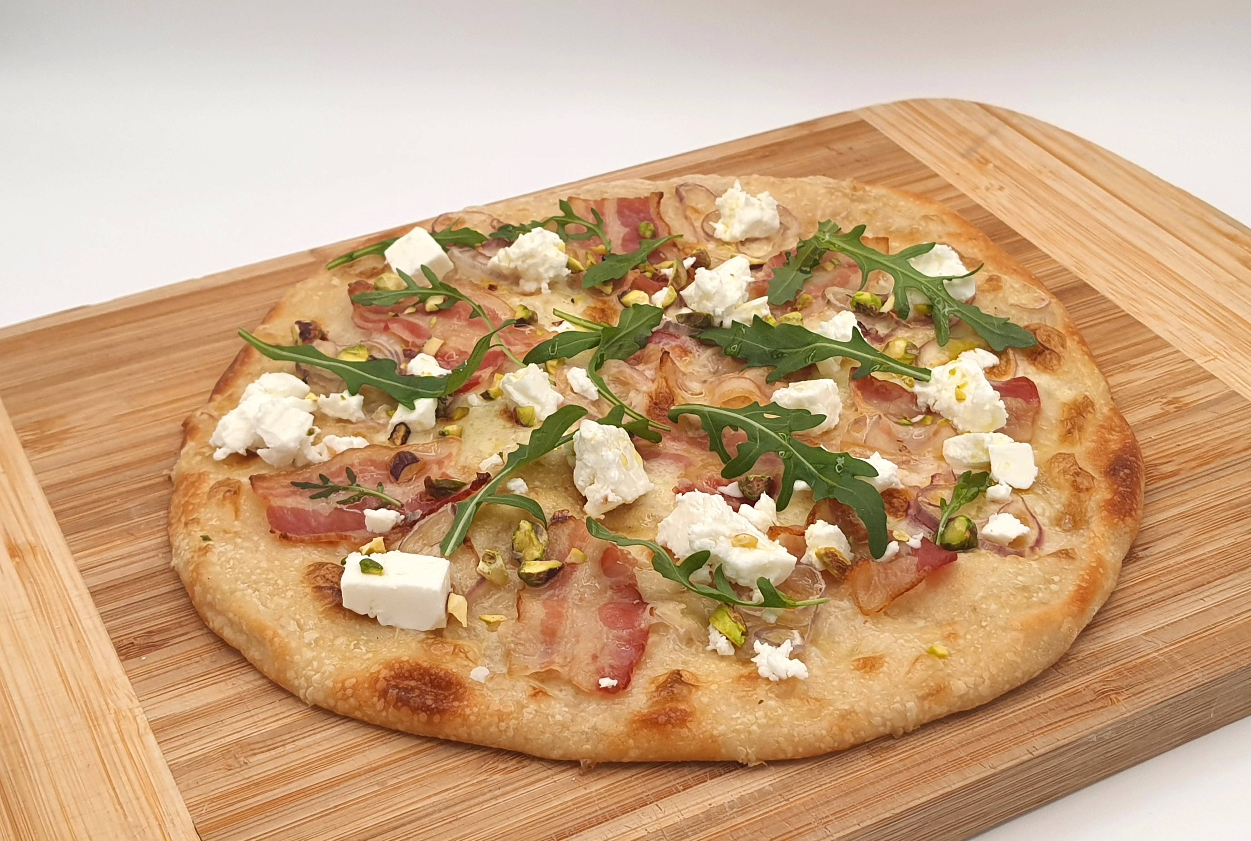 recipe image Pizza de Creme Fraiche, bacon y queso feta