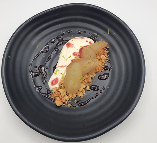 recipe image Peras, hibisco y crème fraîche