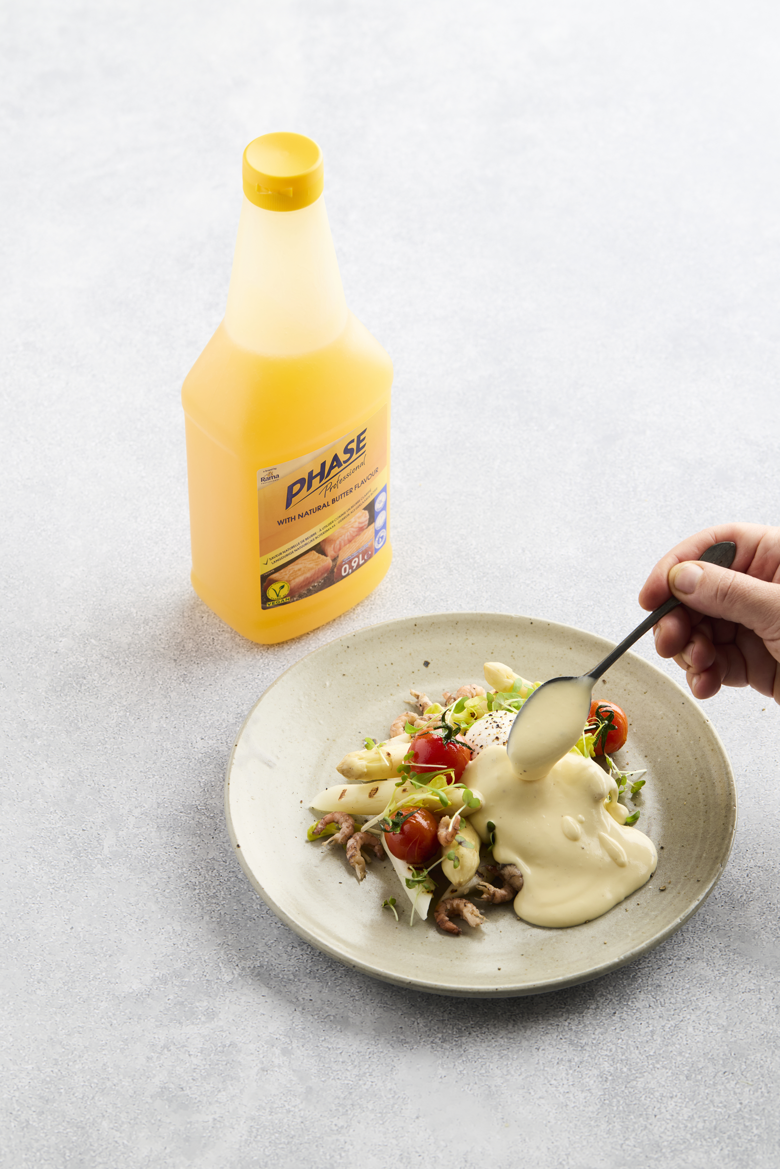 webimage-Asparagus-with-a-Poached-Egg-and-Hollandaise-Sauce